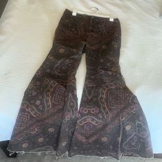 Very Cute Free People Hippie Pants That Pair Well With Black Boots And A Vest For A Cute Fall Outfit! They Are In Great Condition As They Have Never Been Worn. They Are Just Not The Right Size For Me. Jeans Brown, Hippie Pants, Free People Jeans, Cute Fall Outfits, Fall Outfit, Flare Jeans, Black Boots, Fall Outfits, Free People