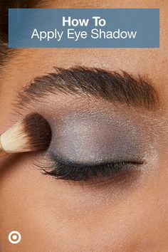 How To Put On Eye Shadow, How To Apply Eye Shadow, Elegant Eyeshadow Looks, How To Apply Eyeshadow For Beginners, Eye Shadow For Hazel Eyes, Eye Shadowing Tutorial, Eye Shadow Tips, Eye Shadow Looks, Easy Eye Makeup