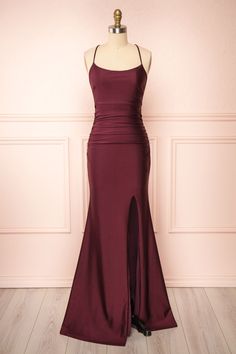 Prom Dresses Sleeve Revealing Long Dress, Burgendy Formal Dress, Satin Dress Burgundy, Burgundy Corset Prom Dress, Open Back Grad Dresses, Prom Dresses Maroon Burgundy, Elegant Vintage Dresses Formal, Simple Gala Dresses, Gr 8 Grad Dresses Long