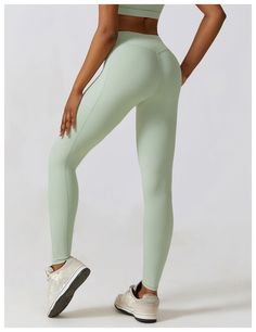 Discover comfort and performance with the B|FIT STUDIO Leggings. These leggings are crafted from high-performance, breathable fabric for an optimal fit during workouts. A waistband with extra support ensures lasting comfort, while the angled pattern lines create a stylish silhouette. Upgrade your active wardrobe today. High Stretch Full Length Leggings With Comfort Waistband, Stretch Workout Leggings With Comfort Waistband, Full Length Workout Leggings With Comfort Waistband, Fitted Leggings With Comfort Waistband For Training, Functional Tight Leggings With Contoured Waistband, Gym Leggings With Comfort Waistband, Comfort Waistband Gym Leggings, Functional Solid Leggings With Comfort Waistband, Functional Solid Color Leggings With Comfort Waistband