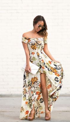 26 Petite fashion bloggers with amazing style | If you have a small frame look to these women for outfit inspiration! Stylecaster Formal Summer Dress, Cute Maxi Dress, Business Dress, Outfit Trends, Beauty And Fashion, Girly Fashion, Petite Fashion, Fashion Bloggers, Floral Maxi Dress