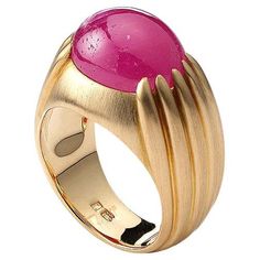 Men's ring in 18kt yellow gold set with one cabochon cut ruby 9.71 cts Size 54 Modern Gold Signet Ring With Cabochon, Gold Ruby Ring Oval Cabochon With Polished Finish, Modern Yellow Gold Signet Ring With Cabochon, Yellow Gold Ruby Signet Ring With Polished Finish, Formal Cabochon Ruby Ring, Luxury Yellow Gold Signet Ring With Cabochon, Luxury Yellow Gold Cabochon Signet Ring, Gold Ruby Signet Ring With Polished Finish, Modern Cabochon Emerald Ring For Formal Occasions