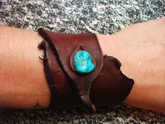 Redwood Leather Wrist Cuff. $20.00, via Etsy. Treadlight Gear Leather Wrist Cuff, Handmade Leather Jewelry, Diy Leather Bracelet, Leather Jewelry Diy, Leather Jewels, Diy Jewelry Inspiration, Cuff Jewelry, Leather Art