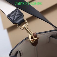 Charm Fashion - BBR Bags - 608 A+ Excellent Quality copies; Contact us if you've any questions in your mind. Ladies Bag, Stylish Handbags, Blue Sneakers, Brand Store, Evening Clutch Bag, Luxe Fashion, Tote Backpack, Luxury Women, Burberry Bag