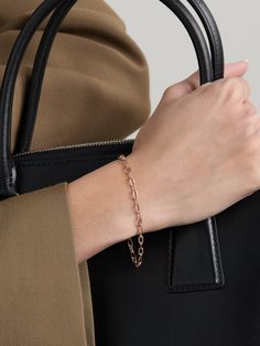 The simplicity of David Yurman's 'Madison' bracelet allows you to style it with just about anything. Made from 18-karat rose gold, it's strung with elongated chain links that have both smooth and the label's signature 'Cable' finishes. Yurman Bracelet, David Yurman Bracelet, Chain Links, Rose Gold Bracelet, David Yurman, Women Collection, Chain Link, Porter, Gold Bracelet