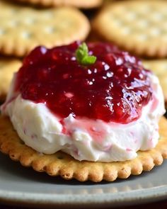 there is a dessert on the plate with crackers