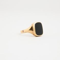 R I N G WITH BLACK ONYX ∙  * Details: Solid Gold ∙ 14K Gold ∙ Yellow Gold * Stones: black onyx * Weight: 4.64 grams * Ring size: 12¼ * Condition: All our pieces are vintage, antique or close to new. The piece undergoes a restoration proces, which includes ultrasonic cleaning and mild polish techniques to enhance the condition of the piece. * All our pieces are vintage and handpicked. We put a lot of effort into finding the most unique and beautiful items for you guys ♥️ Hope you like it A U T H Classic Onyx Signet Ring With Black Enamel, Classic Black Enamel Signet Ring, Matte Black Elegant Jewelry For Formal Occasions, Elegant Matte Black Jewelry For Formal Occasions, Minimalist Onyx Signet Ring For Formal Events, Minimalist Onyx Signet Ring For Formal Occasions, Elegant Black Signet Ring For Everyday, Classic Black Signet Ring For Formal Occasions, Everyday Black Signet Ring With Polished Finish