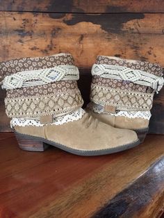 Suede upcycled western cowboy boots women's size 7 Jeans And Boots Outfit Country, Jeans And Boots Outfit, Outfit Country, Boot Bling, Boho Boots, Boho Cowgirl, Cowboy Boots Women, Curvy Jeans, Cowboy Western