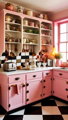 Step into a world of cozy pink kitchens! Our post is packed with creative, affordable ways to add retro charm and warm hues to your kitchen space. Perfect for a splash of style—explore our design secrets today! Retro Pink Kitchens, Organifi Green Juice, Pink Kitchens, Kitchens Ideas, Vintage Appliances, Kitschy Kitchen, Pink Retro, Pink Kitchen, Kitchen Trends