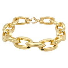 The latest fine jewelry trend! This 14K yellow gold bracelet matches everything and is the perfect addition to any outfit, casual or formal. This is the latest design for us-bold and lovely on any wrist. This bracelet would make the perfect gift got your loved one or yourself. The details for this gorgeous think bold bracelet are listed below: Bracelet Type: Paperclip Chain Metal Quality: 14 Karat Yellow Gold Total Bracelet Length: 7.25 inches-cannot be ordered in any other length Each Link Leng Paperclip Bracelet, Gold Chain Bracelet, Modern Bracelets, Gold Link Bracelet, Solid Gold Chains, Gold Link, Star Jewelry, Metal Chain Link, Gold Bracelet Chain