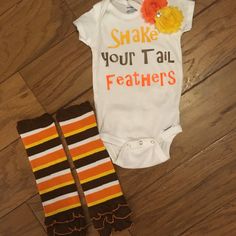 Made To Order Outfit Perfect For Your Little Turkey This Thanksgiving! Onesie Or Shirt Can Be Our Hard Separately Or As A Set With Matching Headband And Leggings. Onesie/Shirt $18 Headband $8 Leggings $10 Leggings Onesie, Thanksgiving Onesie, Thanksgiving Baby, Tail Feathers, Girl Onesies, Matching Headband, Orange Brown, Brown Orange