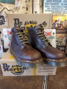 These are an Original and truly vintage pair of Dr Martens boots. These boots were made at their factory in Northampton, England back in the 1990s. This was a golden era for the brand,as the product was at its best in terms of quality. This pair is a 6 hole boot, finished in a brown waxy leather. Hard wearing and comfortable. They have the thicker, commando Bex sole unit. These are a UK size 5, European 38, ladies USA 7. Dr Martens Store, Suede Creepers, Northampton England, Monkey Boots, Dr Martens White, Green Boots, Dr Martens Boots, White Boots, Biker Boots