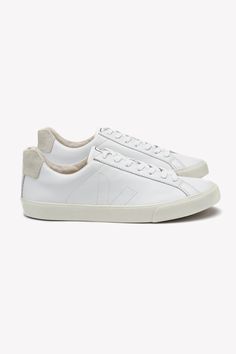 Basket Veja, Ethical Shoes, Toxic Clothing, Veja Esplar, Veja Sneakers, White Leather Sneakers, Sustainable Fashion Brands, Leather Trainers, Vans Old Skool Sneaker