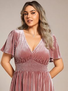 Make a glamorous impression at fall weddings with our Plus Size A-line V-Neck Short Sleeve Pleated Velvet Dress. The V-neckline and A-line silhouette create a flattering and feminine look, while the pleated velvet fabric lends a touch of sophistication. Perfect for formal events, this dress is ideal for wedding guests who want to make a statement. Step into the spotlight and exude confidence and grace in this stunning velvet dress. Fit: Please refer to size chart. Length: Tea length. Sleeve Styl Redprom Dresses, Skimpy Dresses, Green Wedding Guest Dresses, Stunning Wedding Guest Dresses, Wedding Capelet, Summer Evening Dress, Purple Evening Dress, Velvet Evening Dress, Winter Wedding Guest Dress