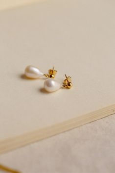 Evelyn Pearl Earrings - Katy Faye Yellow Gold Plated Teardrop Pearl Earrings, 14k Gold-filled Yellow Gold Drop Pearl Earrings, Dainty Yellow Gold Teardrop Pearl Earrings, Gold Oval Pearl Earrings In 14k, Gold Oval Baroque Pearl Jewelry, Dainty Gold Teardrop Pearl Earrings, Oval Baroque Pearl Jewelry In Gold, Oval Gold Baroque Pearl Jewelry, Exquisite Gold Baroque Pearl Jewelry