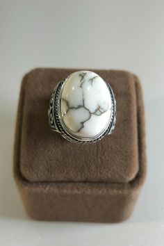 925 Sterling Silver Men's Ring,White Men's Silver Ring With Howlite Stone,Handmade Men's Ring, Personalized Silver Ring,Gift For Lover - Material: 925 Sterling Silver -Weight:13.35 Grams (May vary depending on ring size.) - AsuLion Design Men's Ring -Size: US 6-16 TRANSPORT * Preparation Time: 1-2 Business Days  *Delivery Time: 3-6 Business Days This modern men's silver ring combines elegance with a strong statement. It is minimalist in design and going, thus adding a stylized touch. Specially d Mens Ring Sizes, Sterling Silver Mens Rings, Howlite Stone, Mens Silver Rings, Sterling Silver Mens, Men's Ring, White Ring, Silver Man, Modern Man