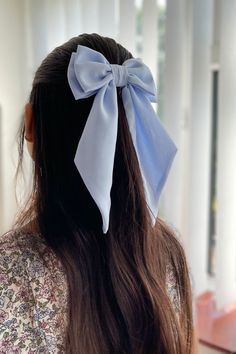 "Premium quality medium sized double chiffon bow in blue with pointed tail. Perfect accessory and gift for girls! This stylish hair bow is an ideal hair accessory for wearing to a special occasion or even everyday wear. 🎁It will also make a great \"gift for girl.\" They are handmade with love and care from  high quality fabric in our studio in England. 📍Attachment:  ✅Barrette  ✅Comb slide 📏The bow measures  11.50 cm or 4\"  width appx  6.50 cm or 2 3/4\" in height  Tail is 19 cm or 7\" long ( Diy Christmas Hair Accessories, Blue Hair Bows, Bow Party, Light Blue Hair, Chiffon Bow, Christmas Hair Accessories, Bella Hair, Headband Tutorial, Double Bow