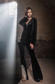 A dark night velvet suit with many mysterious details in one leg, combine with rhinestone and fringe in the upper part representing sharp, elegance and feminine confindence. Velvet Suit, Fire Bird, Warrior Queen, Pink Feathers, Dark Angel, Sea Pearls, Dark Night, Fine Fabric, Black Jumpsuit