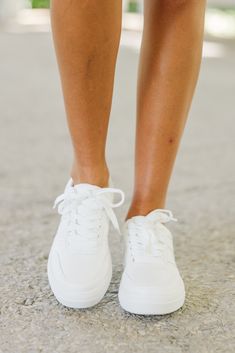 These white sneakers are a year round must have! They are so classic and super comfy! They are going to look fab with so many different outfits for so many different occasions! White Shoes For Women, Casual White Shoes, Dressy Sneakers, All White Sneakers, White Casual Shoes, White Tennis Shoes, Mint Julep Boutique, Mint Julep, Different Outfits