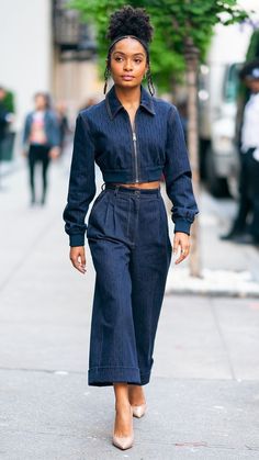 Denim Culottes Outfits, Yara Shahidi Outfits, Yara Shahidi Style, Denim Outfits For Women, Looks Total Jeans, Celebrity Jeans, Shoe Outfits, Looks Hip Hop, Yara Shahidi