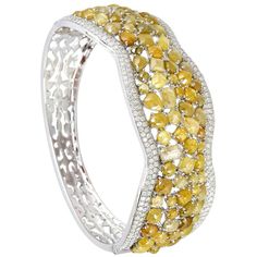 Check out this item from 1stdibs! 24.83 Carat Fancy Canary Diamond 18 Karat Gold Bangle Bracelet: https://www.1stdibs.com/id-j_13904812 Kelly Rutherford, Pave Bangle, Canary Diamond, Marquise Shape Diamond, Modern Bracelets, Yellow Gold Bangle, Enamel Bangle, Diamond Bangles Bracelet, Diamond Jewelry Designs