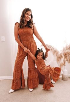 AUTUMN JUMPSUITS Mommy and Me Mommy and Me Fall Outfits - Etsy Mommy And Me Fall Outfits, Daughter Fashion, Daughter Photoshoot, Outfit For Fall, Jumpsuit Fall, Full Outfits