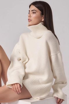 Chic Chunky Knit Winter Turtleneck, Chic Chunky Knit Turtleneck For Winter, Oversized Fall Turtleneck, Oversized Soft Knit Long Sleeve Turtleneck, Oversized Soft Knit Casual Turtleneck, Oversized High Neck Turtleneck For Fall, Casual Oversized Soft Knit Turtleneck, Trendy Oversized Soft Knit Turtleneck, Oversized Turtleneck For Cold Fall Weather