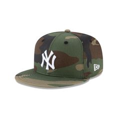 The New York Yankees Basic 9FIFTY Snapback features an embroidered Yankees logo at the front panels and a snapback closure at the rear. Embroidered Logo Flat Cap For Baseball Season, Casual Fitted Flat Cap With Logo Patch, Embroidered Logo Fitted Hat For Streetwear, Flat Cap Fitted Hat With Embroidered Logo For Streetwear, Fitted Flat Cap With Embroidered Logo For Streetwear, Flat Cap For Baseball Season Streetwear, Outdoor Fitted Hat With Embroidered Logo And Flat Bill, Casual Snapback Hat With Flat Brim For Baseball Season, Casual Snapback Hat For Baseball Season