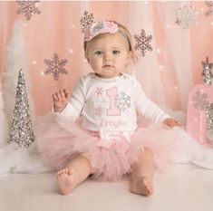 1st Birthday Onederland, Winter Onederland Party Girl 1st Birthdays, Winter Onederland Party Girl, Winter Onederland Cake, First Birthday Winter, Winter Onederland Birthday Party, Winter Onederland Party, Onederland Birthday Party, 1st Birthday Tutu