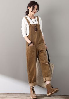 "The womens classic corduroy overalls with baggy straight leg fit. Traditional style with two pockets in front. ★★Feature 60% Cotton, Corduroy Medium Weight，Comfortable, Breathable Suit for Spring,Autumn, Winter Fabric swatch https://etsy.me/3rDEGCJ Size Chart https://etsy.me/3skS1Aq More Overalls /Jumpsuits From Ylistyle https://etsy.me/3B2exkH ★★ Model size Height approx 170 cm (5′ 7″) Bust 84 cm (33\") Waist 66 cm (26\") waist. She wears size XS ★★Bespoke Order Service If you Request other co Custom Jumpsuit, Brown Overalls, Long Wool Coat Women, Overalls Outfits, Retro Trousers, Womens Overalls, Green Wool Coat, Overalls Casual, Fall Family Photo Outfits