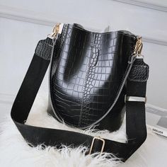 Real Leather Bags, Bucket Handbags, Pu Leather Bag, Crocodile Leather, Leather Bucket Bag, Shoulder Messenger Bag, Bag Women, Chanel Handbags, Vintage Leather