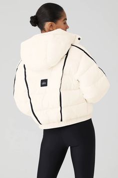 Aspen Love Puffer Jacket - Espresso | Alo Yoga Cute Puffer Jacket, Street Apparel, Winter Wishlist, Colour Story, White Puffer, College Fits, Cropped Puffer Jacket, Xmas List, Knitted Suit