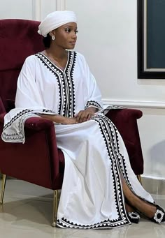 Kampala Gown Styles For Ladies, Senegalese Styles, Abaya Designs Latest, Ankara Dress Designs, Kaftan Designs, African Inspired Clothing, African Print Dress Designs