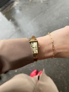 Pretty Watches, Best Watch Brands, Gold Watches Women, Wrist Jewelry, Jewelry Accessories Ideas, Womens Watches Luxury