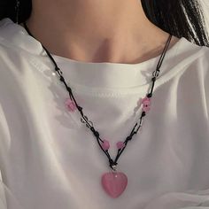 This Unique Piece Is A Wonderful Addition To Your Wardrobe And Your Style; Sure To Get Lots Of Compliments! Gsun0h50200hvqx Cute Necklaces To Make At Home, Pull Tab Necklace Heart, Skz Beads Necklace, Chain Aesthetic, Cool Personality, Chains Aesthetic, Anting Manik, Hippie Top, Romantic Necklace