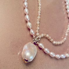 Fast Shipping ! Feminine Pink Pearl Chain Jewelry, Elegant Pink Clavicle Chain Necklace, Pink Elegant Collar Necklace, Elegant Pink Collar Necklace, Pink Pearl Chain For Jewelry Making, Pink Pearl Jewelry With Pearl Chain, Pink Pearl Pendant Jewelry, Pink Pearl Chain Pendant Jewelry, Pink Pearl Charm Pendant Necklaces