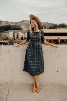 12 Cute Fall Dresses You Need ASAP Boss Outfit, Hooded Sweatshirt Dress, Church Outfits, Trend Fashion, Comfortable Dress, Modest Dresses, Modest Outfits, Workout Wear