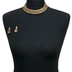 Handmade champagne golden pearl Indian kundan wedding / partywear jewellery set. Set includes- Earrings  Collar necklace Our necklace is adjustable with a dori at the back giving you a comfortable fit. It comes with simple elegant earrings with pearl detail. The subtle sparkle of the gems with elegant pearl detail make this jewelry set a truly timeless piece. Our ethnic jewellery set harmoniously blends the allure of Pakistani, Punjabi and Indian styles with grace and sophistication, a true symb Gold Kundan Necklace For Festive Celebrations, Festive Gold Kundan Necklace For Reception, Gold Choker Jewelry Set For Reception, Gold Kundan Jewelry Set For Diwali, Festive Gold Bollywood Kundan Necklace, Festive Bollywood Gold Kundan Necklace, Festive Gold Jewelry Sets For Reception, Bollywood Style Gold Kundan Necklace For Festive Occasions, Festive Heavy Gold Kundan Necklace