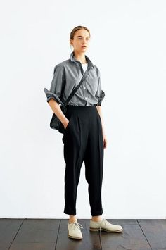 Queer Office Fashion, Enby Style, Androgynous Fashion Women, Nonbinary Fashion, Queer Style, Androgynous Women, Minimalist Moda, Lesbian Outfits