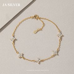 Color: 18K Gold Fashion Element: Flowers Style: Simple Gold Bracelet Simple, Zircon Bracelet, Modern Gold Jewelry, Bracelets Design, Gold Armband, Silver Jewelry Necklace, Stylish Bracelet, Classy Jewelry, Elegant Bracelet