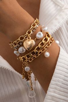 name: Bracelet
Color: gold, silver
process: Electroplating
material: Aluminum+Iron+Claw Chain+Rhinestone+Pearl
Weight: 30g Pearl Bracelet Jewelry, Lovers Bracelet, Wedding Bride Jewelry, Prom Accessories, Trendy Bracelets, Anniversary Jewelry, Mood Tracker, Pearl Chain, Pendant Bracelet