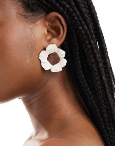 Accessories by True Decadence Upgrade your ear stack Stud style Floral design Smooth finish Bullet clutch back This product is non-returnable for hygiene reasons