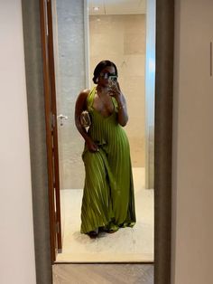 Détails de l'article :

 Numéro de produit : C2542

 Tissu: Satin

 Silhouette : Une ligne

 Manches : Sans manches

 Style de dos : fermeture éclair Green Prom Dresses, Girl Prom, Cute Vacation Outfits, Prom Dresses Black, Green Prom, Grown Women, Prom Girl, Green Prom Dress, Summer Party Dress