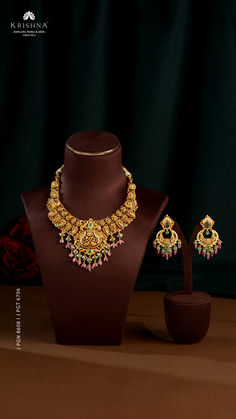 Elevate your bridal look with this 22K gold temple jewellery set, featuring intricate Nakshi design and matching earrings. A perfect blend of tradition and elegance, ideal for weddings and traditional occasions.
.
► Call/ WhatsApp/ Video Call: 📲+91-8499011111
.
#22Kgold #bridaljewelryset #templejewelry #nakshijewelry #matchingearrings #weddingjewelry #goldjewelry #traditionaljewelry #indianwedding #goldbridalset #traditionaloccasions #luxuryaccessories #elegantstyle #heritagejewelry #finejewelr