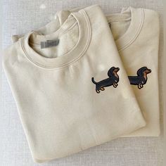 Cutest Gift, I Have All Colors So Please Message Me Which One You Want!! Patch Crewneck, Doxie Mom, Dog Embroidery, Dachshund Shirt, Embroidery Sweater, Embroidered Gifts, Solid Sweaters, Dachshund Lovers