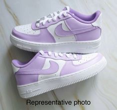 These are cool simple colored shoes that will make you look super cool Trendy Shoes Sneakers, Nike Shoes Girls, Nike Fashion Shoes, Preppy Shoes, Jordan Shoes Girls, All Nike Shoes, Purple Nikes, Nike Air Shoes, Cute Nike Shoes