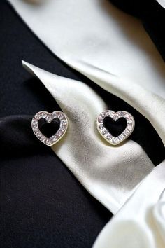 🖤 Gold base, black faux gem stone, incrusted with faux diamonds 🖤 Heart shaped 🖤 Small stud earrings 🖤 Elegant, trendy, fashionable Small Stud Earrings, Heart Shaped Diamond, Small Earrings Studs, Black Diamonds, Trendy Earrings, Gem Stones, Gem Stone, Elegant Earrings, Diamond Heart