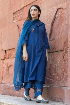 Simple Suits, Suits For Women Indian, Simple Kurtis, Eastern Dresses, Punjabi Fashion, Pakistani Couture, Kurta Pant Set, Tailoring Techniques, Latest Dress Design