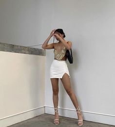 White Skirt Club Outfit, Outfits Fiestas, Vegas Club Outfits, Nightclub Outfit, Plain Skater Dress, Fashion Outfits Dresses, Hipster Looks