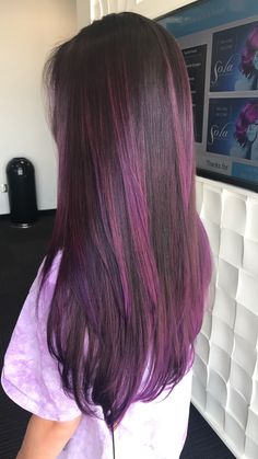 Brunette with purple ombré Hair Dye Ideas Purple, Colored Highlights In Brown Hair, Fresh Cuts, Hair Color Unique, School Routine, Tips Hair, Purple Highlights